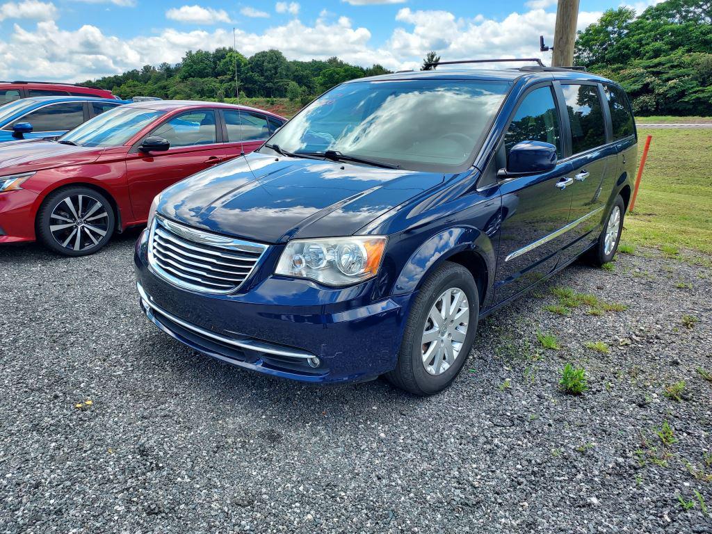 2014 Chrysler Town & Country Touring's photo