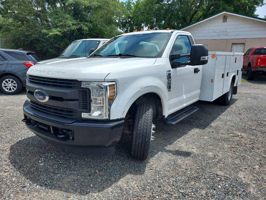 2018 Ford F-350 Super Duty Chassis Cab
